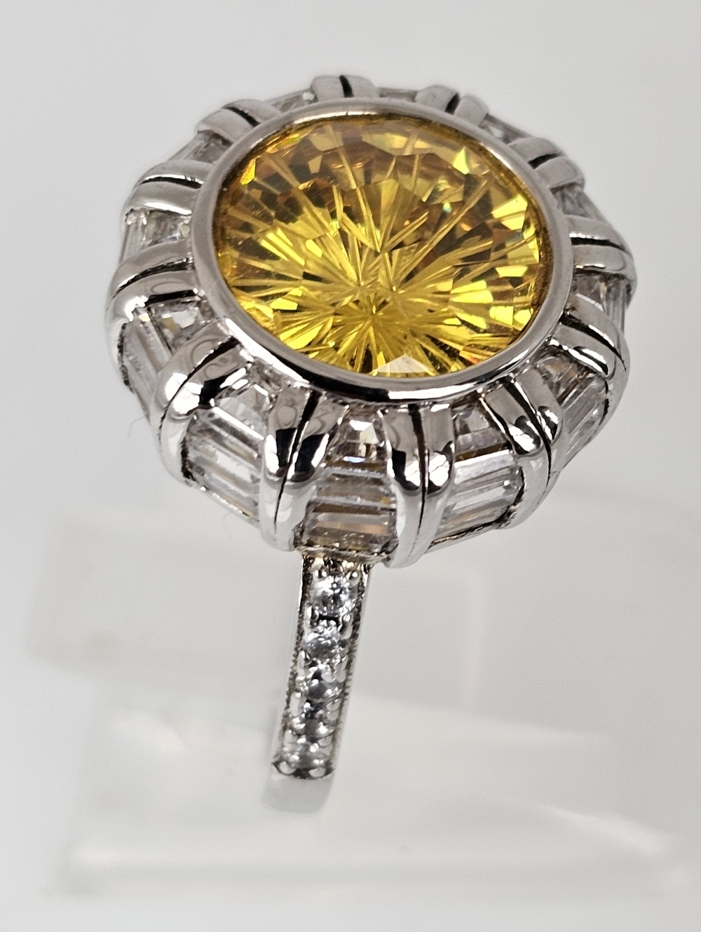 Beautiful Firework Cut Sapphire & Diamond Simulant Ring Sterling Silver Size 7! - Picture 5 of 7